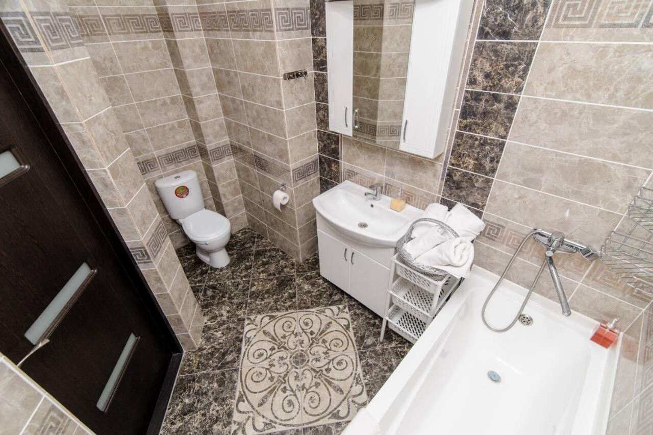 Luxury Exclusive Apartments Skyhouse Exfactor Chisinau Bagian luar foto
