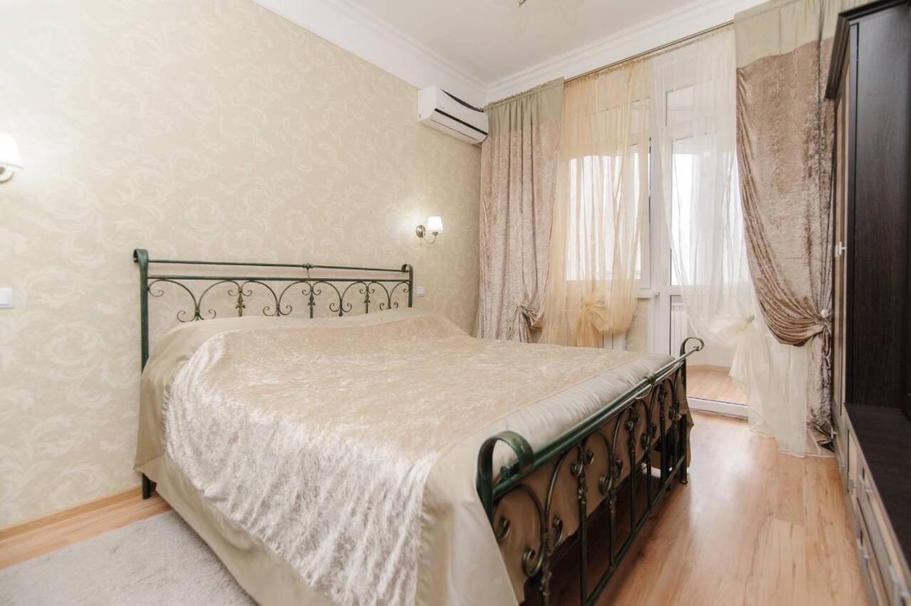 Luxury Exclusive Apartments Skyhouse Exfactor Chisinau Bagian luar foto